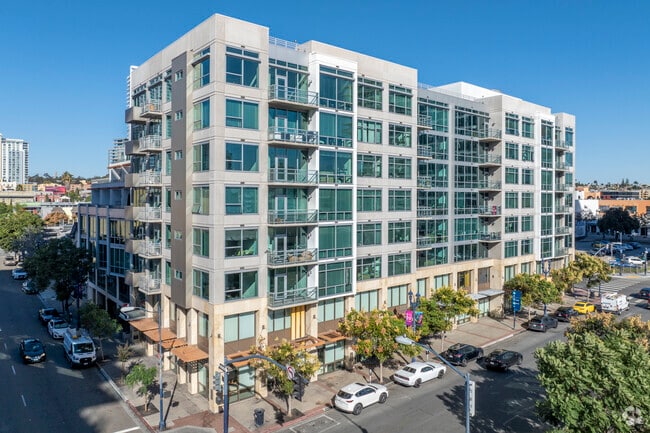 Building Photo - Tenth&G