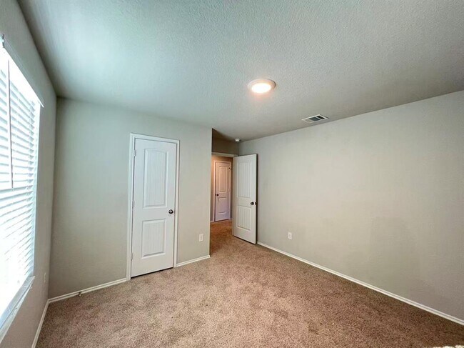 Building Photo - 15112 Siberian Elm Ln