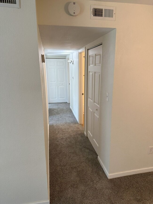 Building Photo - Brandychase at Eastmoor Park 2 Bed 2 Bath Condo!