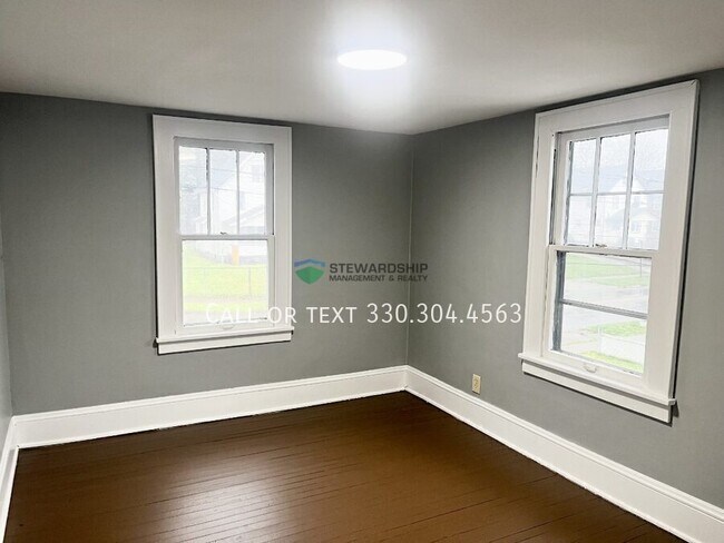 Building Photo - 1012 Brown St