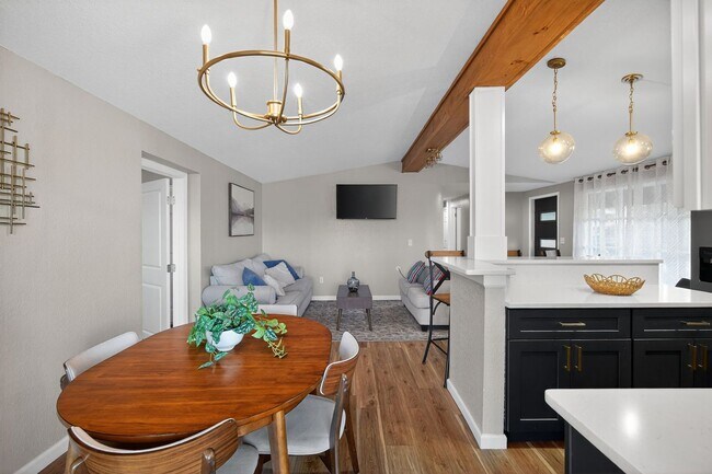 Building Photo - Discover lakeside living at its finest.