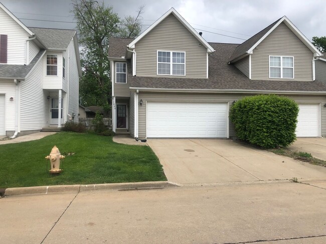 Primary Photo - Extremely sharp 3BR 2.5 bath townhouse in ...