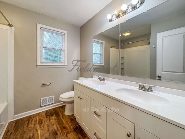 Building Photo - 111 S Buckhorn Rd