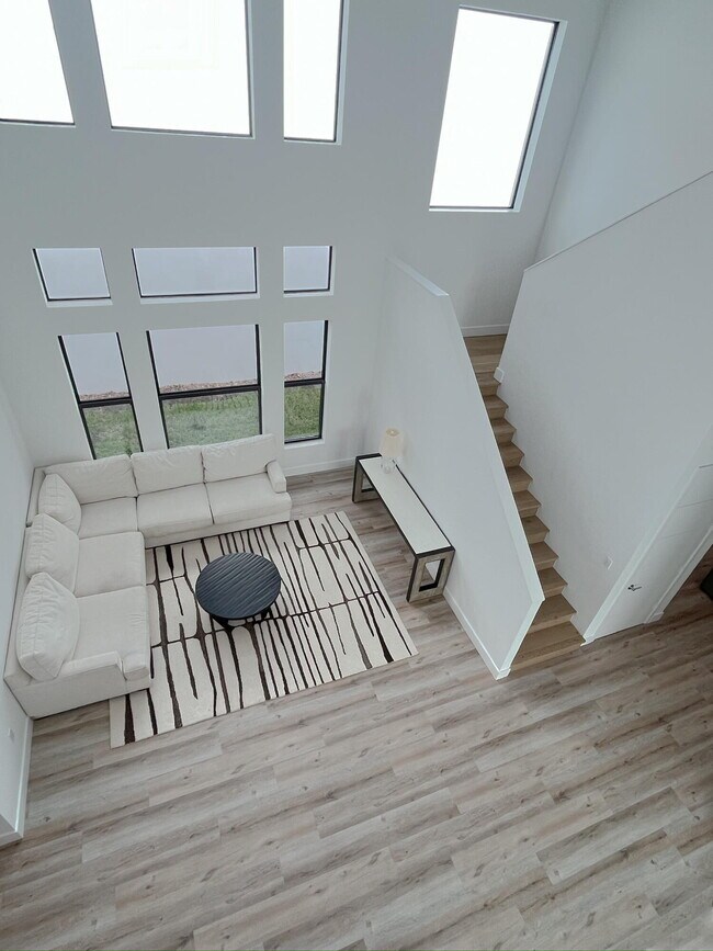 Building Photo - 8227 Oceanus Dr
