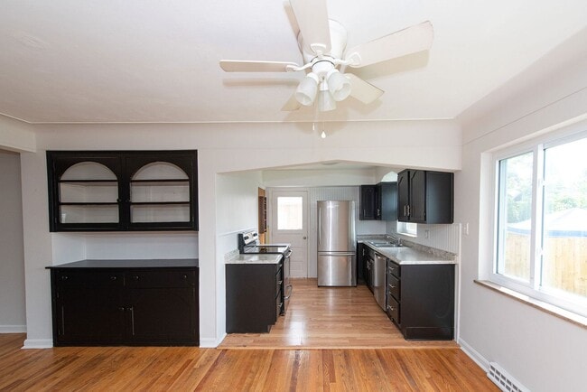 Building Photo - WESTWOOD-4 BEDROOM 2 BATH WITH OPEN FLOOR ...