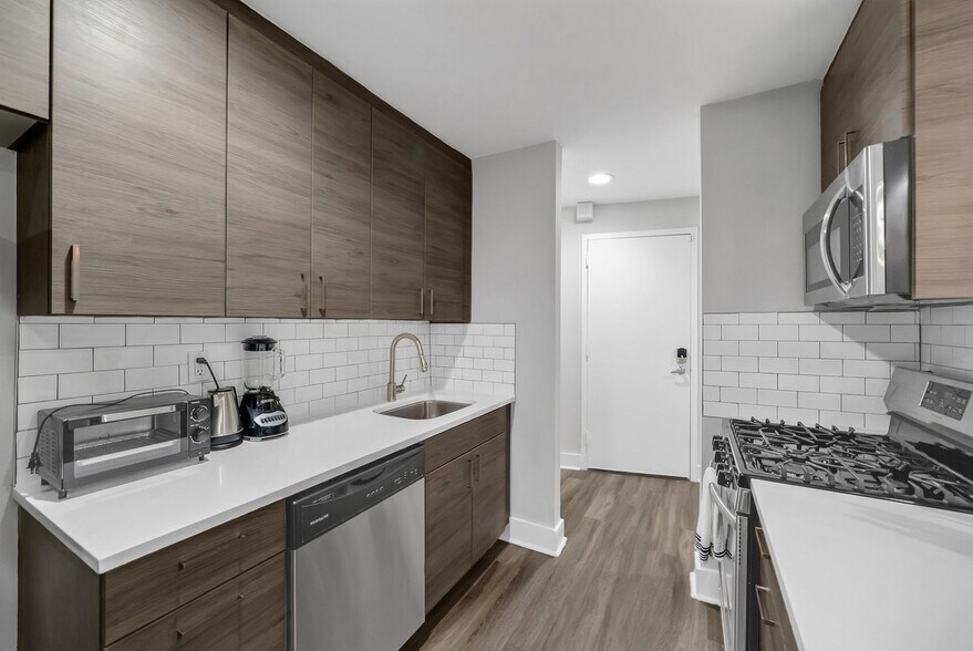 Building Photo - 5450 Wissahickon Ave