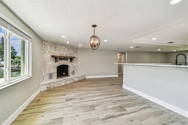 Building Photo - 13909 Berkowitz Ave