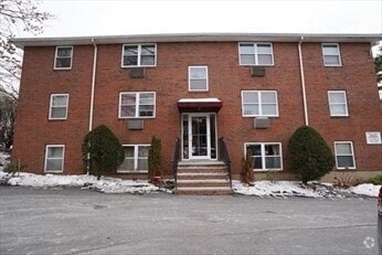Building Photo - 40 Montvale Ave