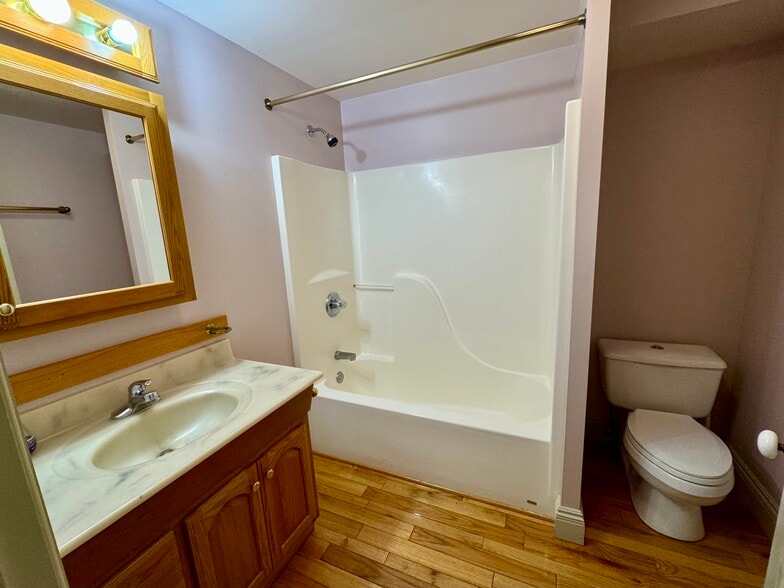 Lower floor full bath - 113 Penny Ln