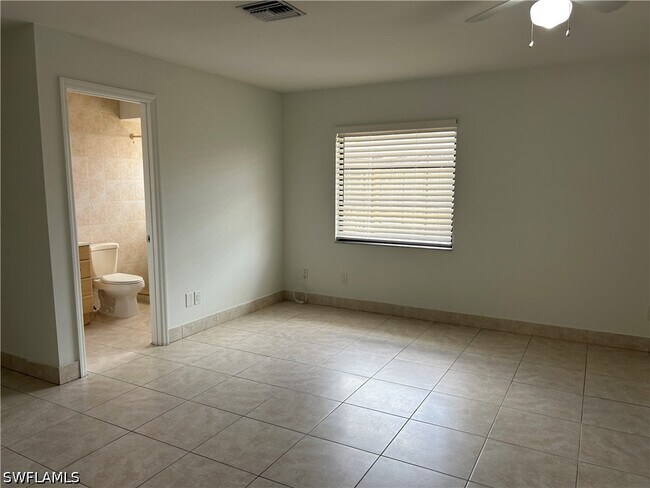 Building Photo - 630 105th Ave N