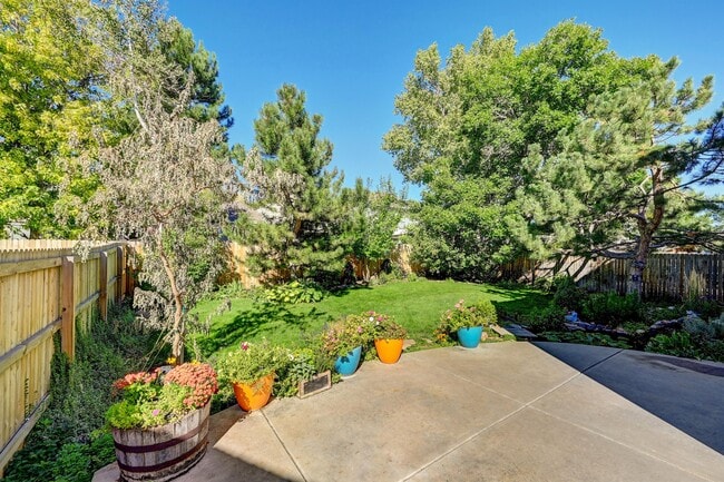 Building Photo - 12737 W Aqueduct Dr