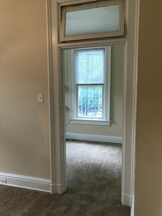 Building Photo - 2654 Bellevue Ave