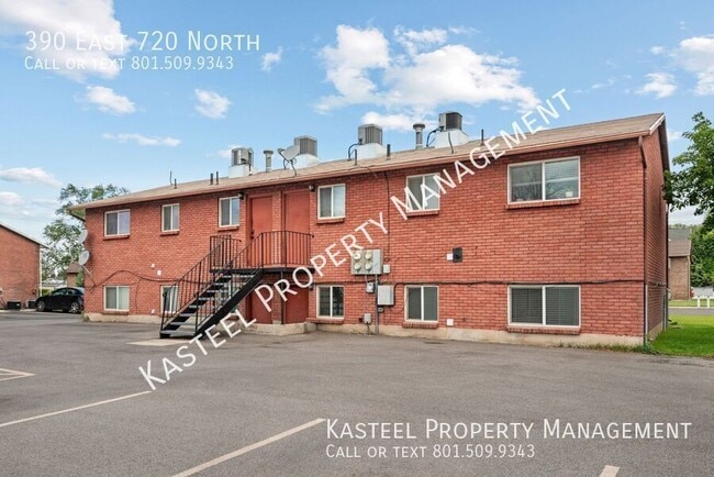 Building Photo - 390 720 N