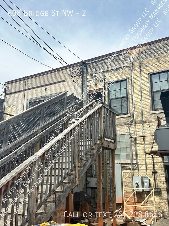 Building Photo - 608 Bridge St NW