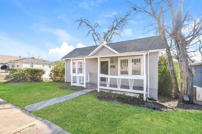 Building Photo - 1833 31st St Ensley