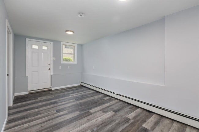 Building Photo - 271 6th Ave