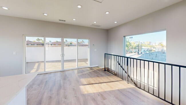 Building Photo - Modern 4 Bed 2 Bath House on Mary Lane!! (...