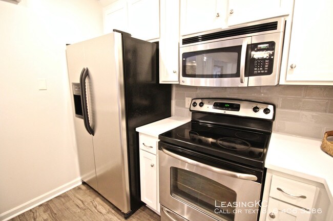 Building Photo - Jefferson on the Plaza