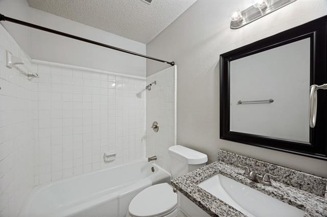Building Photo - 1704 Carol Stream Dr