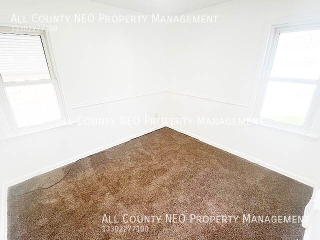 Building Photo - 20921 Westport Ave