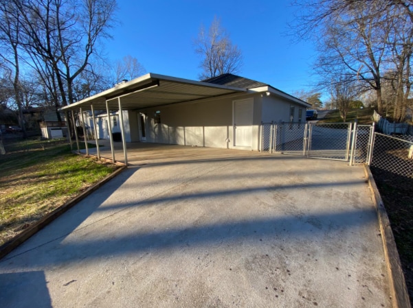 Building Photo - 4417 Thompson Bridge Rd