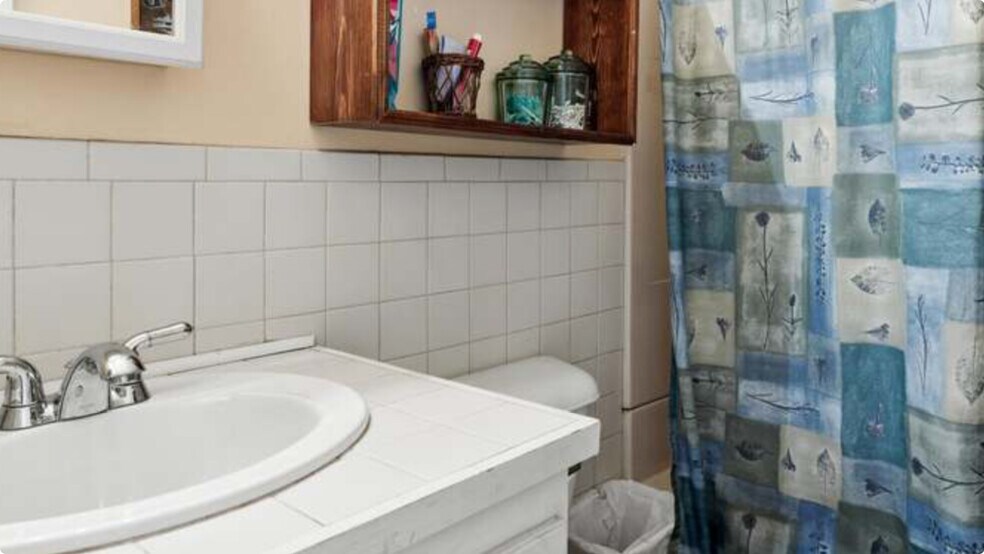 Building Photo - 138 Ridge Rd