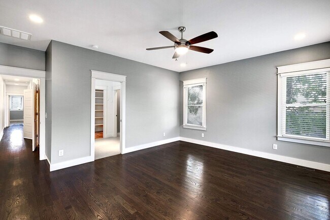 Building Photo - EAST NASHVILLE - FOUR BEDROOM Historic Home with amazing views of Nashville Skyline!