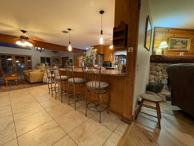 Breakfast Bar - 23437 Vanowen St
