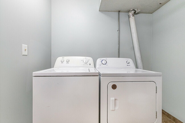 Building Photo - 902 Cedar Run Ct NW