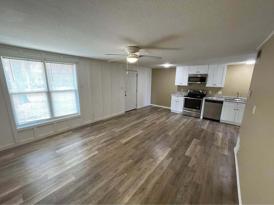 Building Photo - 136 Kimberling City Ctr Ln