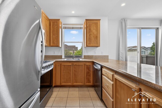 Building Photo - 1040 Campoy St