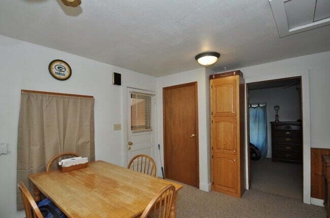 Building Photo - 1 Bed 1 Bath Upper Unit