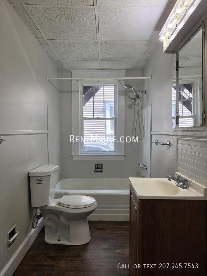 Building Photo - 179 Pine St