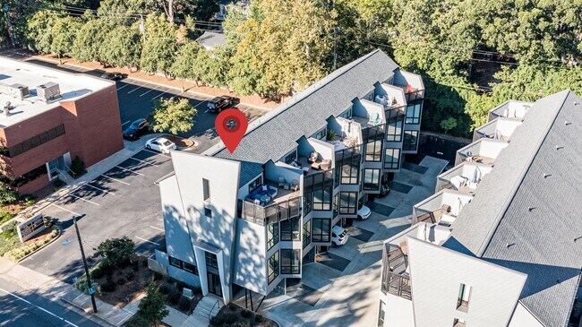 Building Photo - 1072 Kenilworth Ave