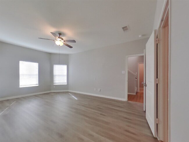 Building Photo - 216 Elm Patch Dr
