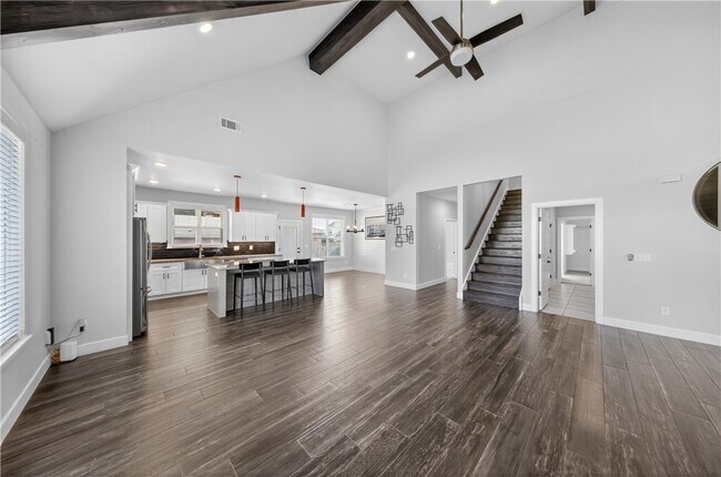 Building Photo - 1140 Hope St