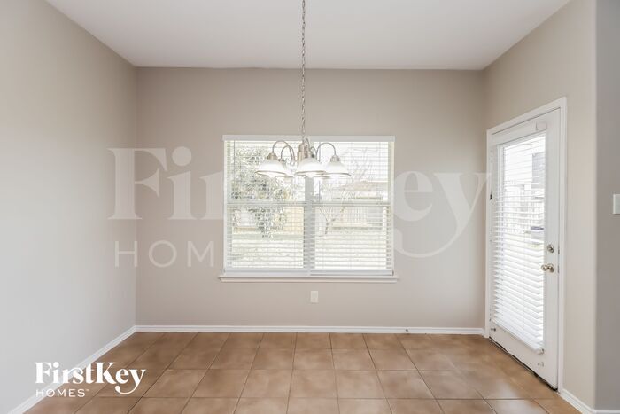 Building Photo - 230 Silver Ripple Dr