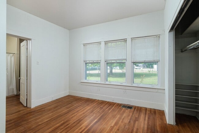 Building Photo - 108 Blount St
