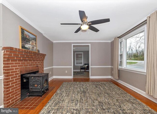 Building Photo - 10703 Fingerboard Rd