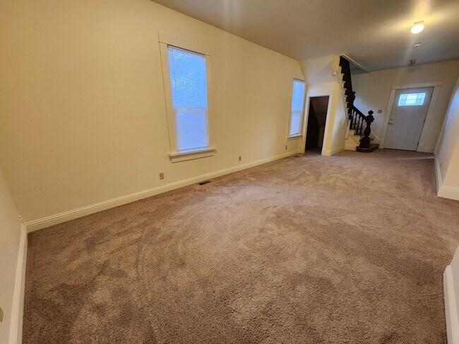 Building Photo - 1215 High St