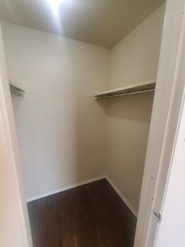 Building Photo - 4001 Salem Dr