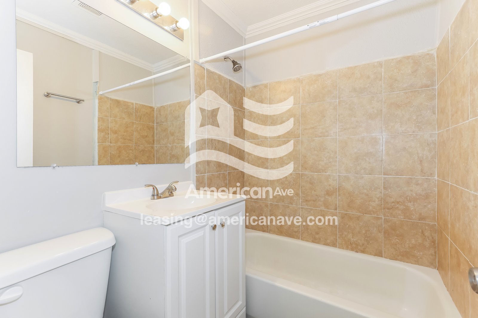 Building Photo - 632 Seymour Dr