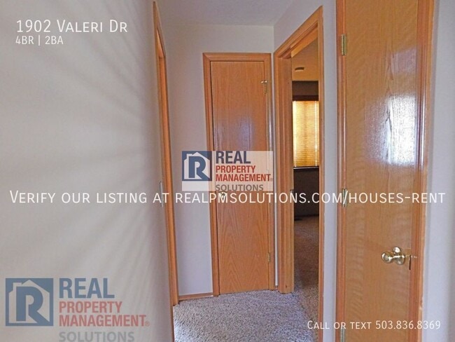 Building Photo - 1902 Valeri Dr