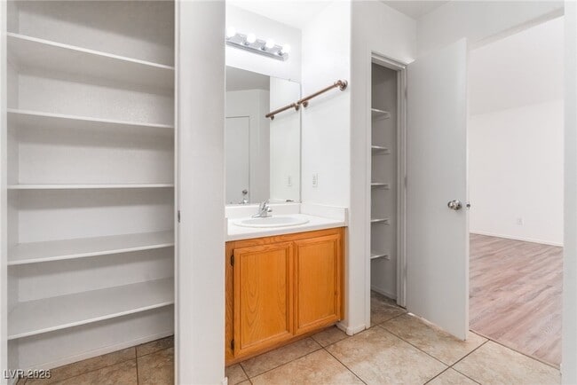 Building Photo - 10667 April Rose Ct