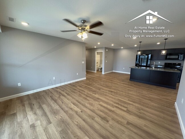 Building Photo - 2610 N Bluff St