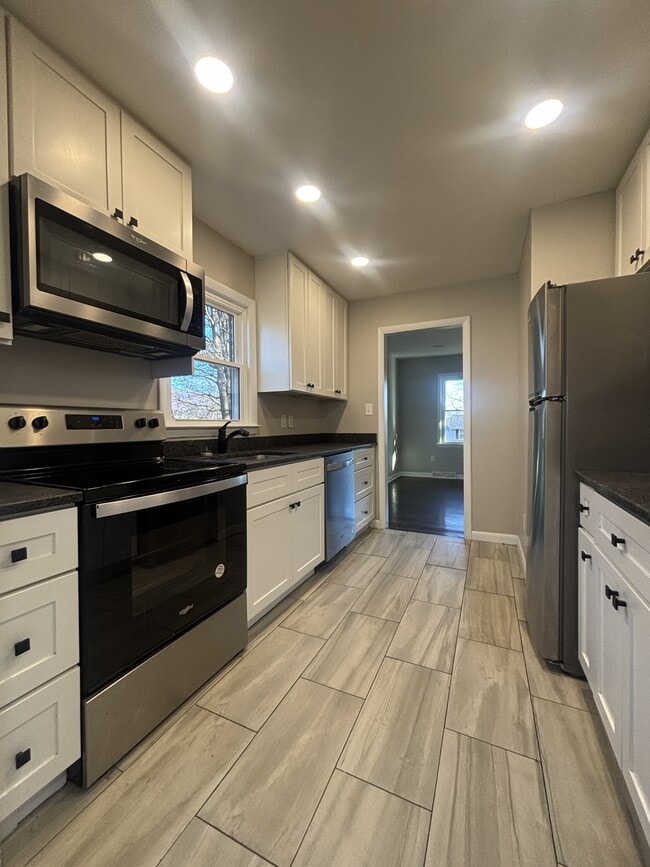 Building Photo - 5819 Dogwood Ave