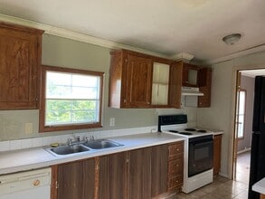 Building Photo - 3 Bed, 2 Bath, 1,280 sq ft singlewide mobi...
