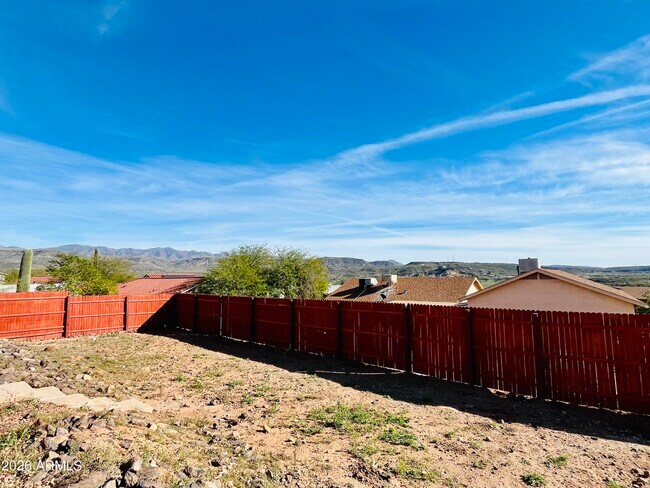 Building Photo - 33665 S Incline Dr