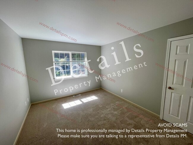 Building Photo - 3 BR bedroom Silverdale Townhouse