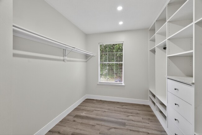 Building Photo - 918 Ivycroft Ln
